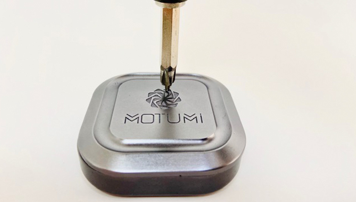 Proceso de fabricación y grabado del Motubox | Motumi